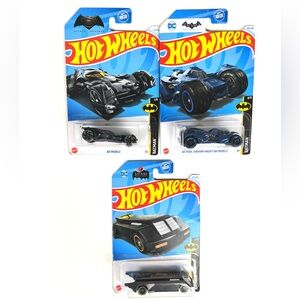 Hot Wheels Batmobile Lot Of 3 Animated - Arkham Knight - Superman  1:64